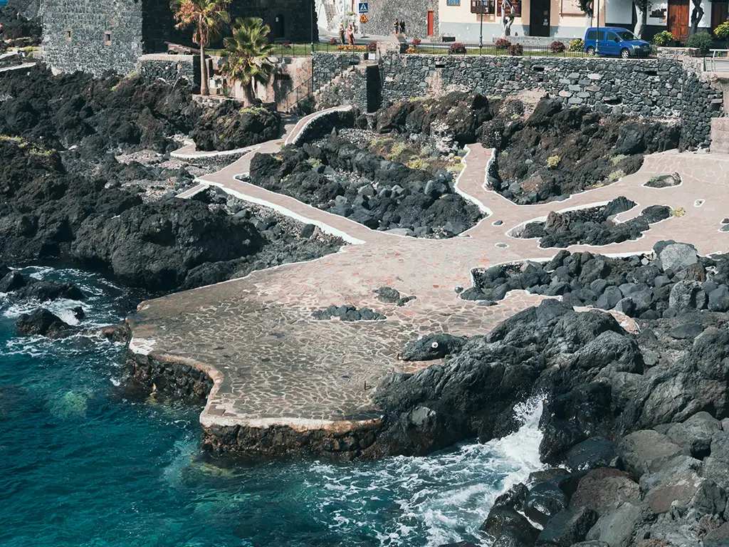 These rock pools are in Los Gigantes, which has beautiful blue waters