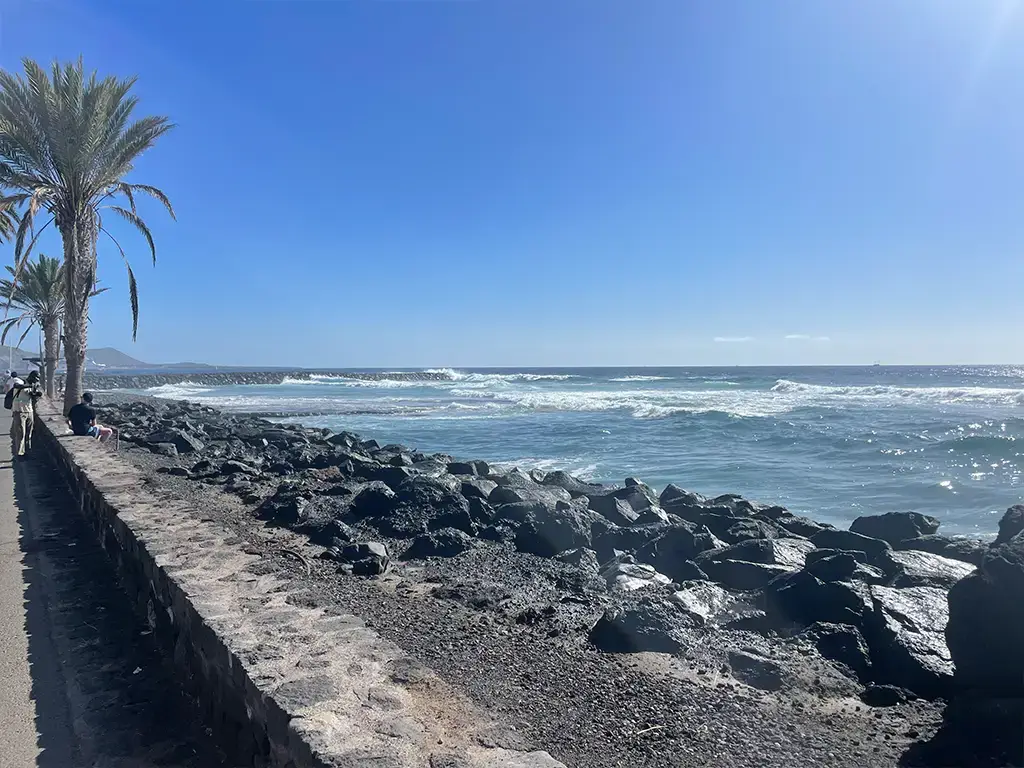 This is la Fitenia, I like surfing here, there is sometimes an uncrowded right. Be careful always of how close you are to the pier, you don't want to hit that!